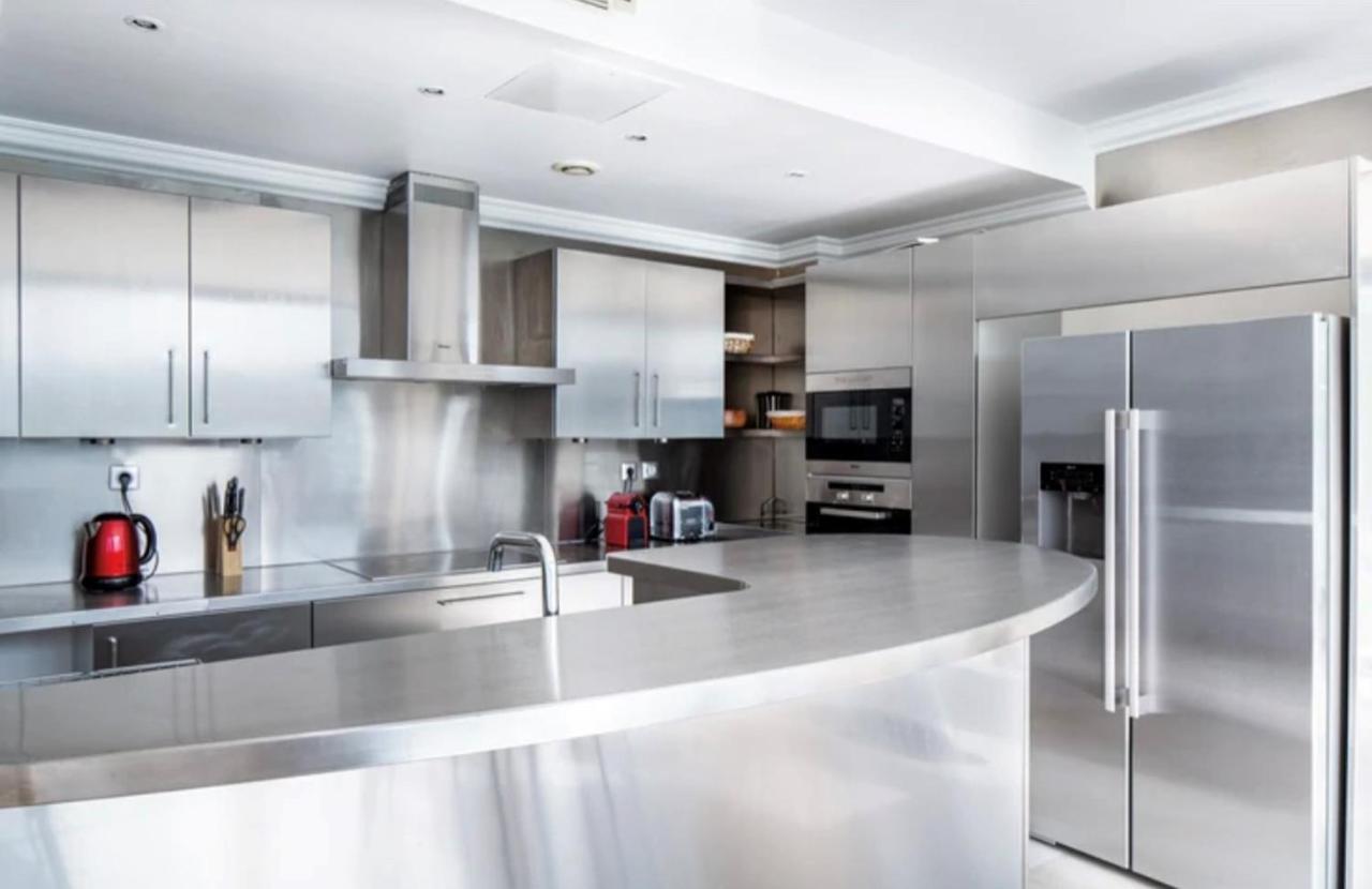 Bright 1Bedroom Apartment Centrally Located With Most Beautiful Views From Seine At 10 Minutes Walking From Beaugrenelle Shopping Mall And Eiffel Tower Париж Екстер'єр фото