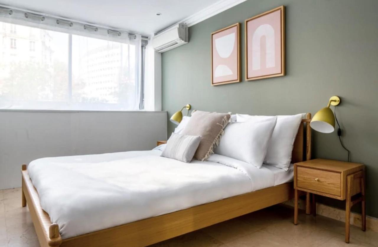 Bright 1Bedroom Apartment Centrally Located With Most Beautiful Views From Seine At 10 Minutes Walking From Beaugrenelle Shopping Mall And Eiffel Tower Париж Екстер'єр фото